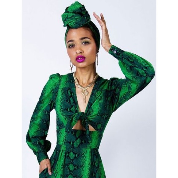 ISO Wrap Scarf in Green Snake 🐍 - Picture 5 of 5